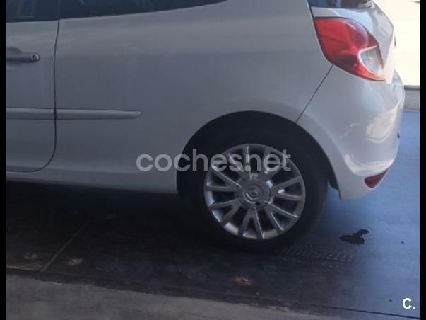 Usado Renault Clio II Exception 110 CV (80 kW) 2010 Blanco Berlina