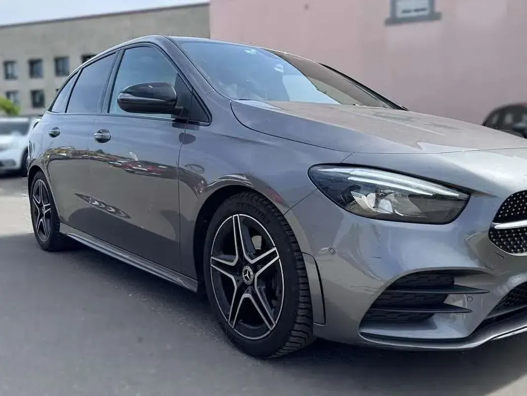Usado Mercedes B200 150 CV (110 kW) 2022 Gris Monovolumen