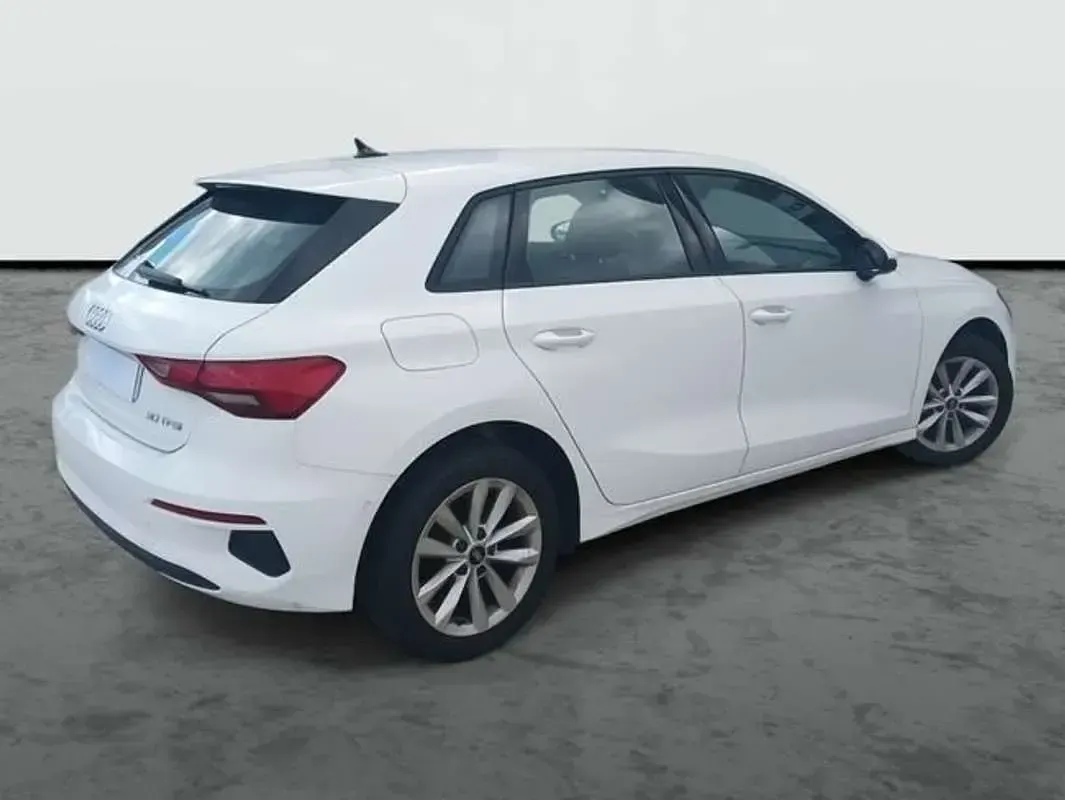 Usado Audi A3 110 CV (80 kW) 2021 Blanco Berlina
