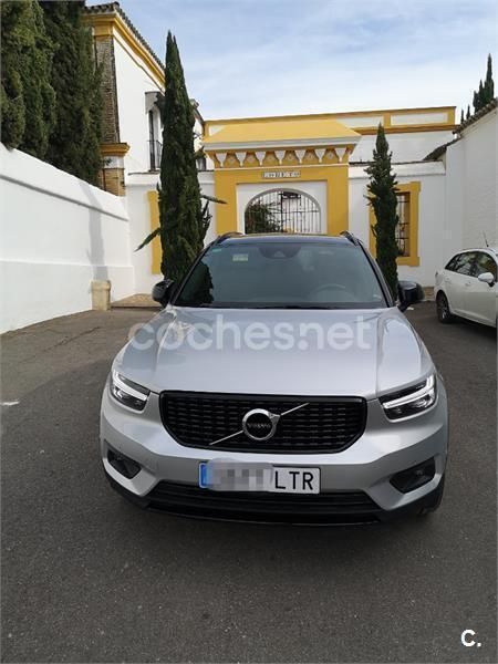 Gris / plata Usado 2019 Volvo XC40 R-Design SUV | 22.500 € (Un poco caro) - Imagen 1/4