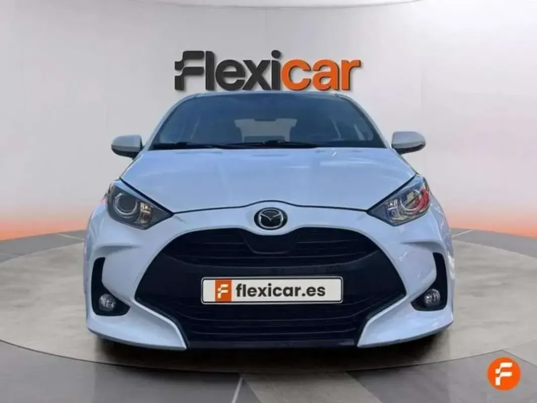 Usado Mazda 2 Exclusive-Line 90 CV (66 kW) 2023 Blanco Utilitario