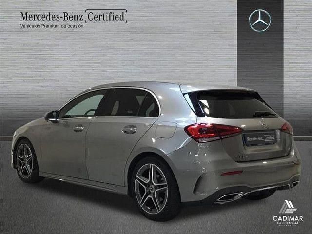 Usado Mercedes A180 AMG line 116 CV (85 kW) 2020 Plata mojave Berlina