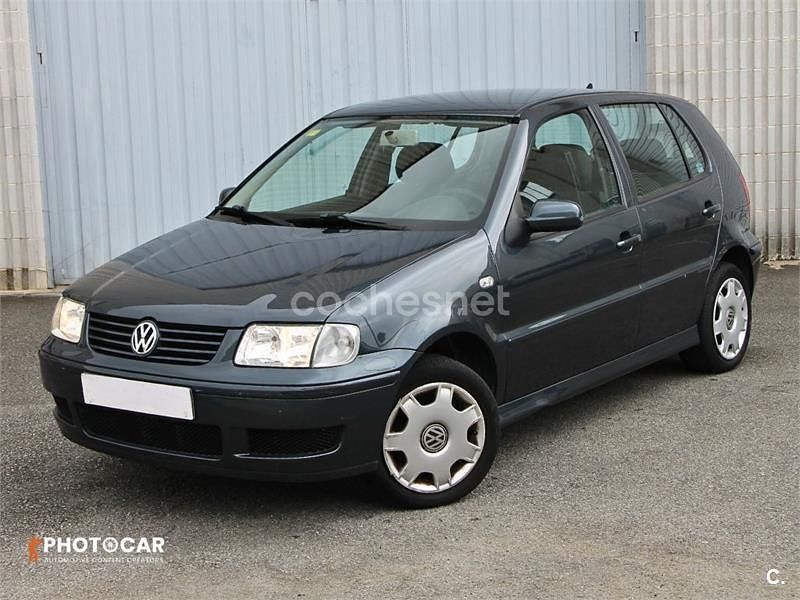 Usado VW Polo Conceptline 60 CV (44 kW) 2001 Gris / plata Berlina