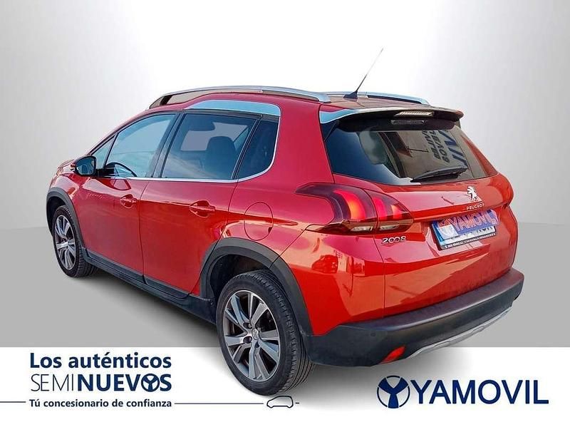 Usado Peugeot 2008 Allure 99 CV (72 kW) 2018 Rojo SUV