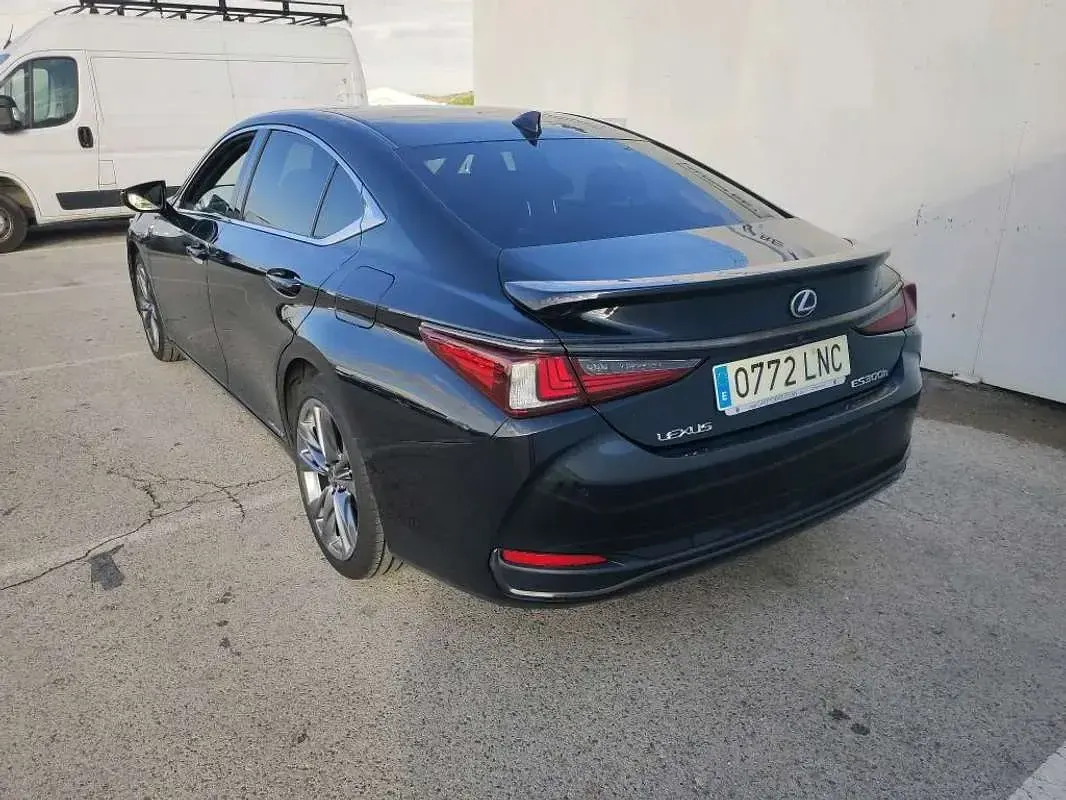 Usado Lexus ES300 Sport Line 218 CV (160 kW) 2021 Gris Berlina
