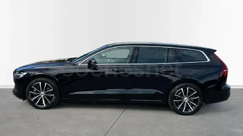 Usado Volvo V60 Core 350 CV (257 kW) 2025 Negro Familiar