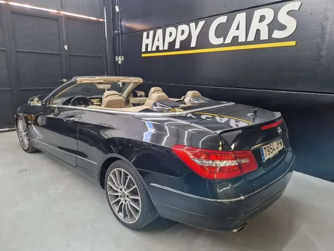 Usado Mercedes E220 170 CV (125 kW) 2011 Negro Descapotable
