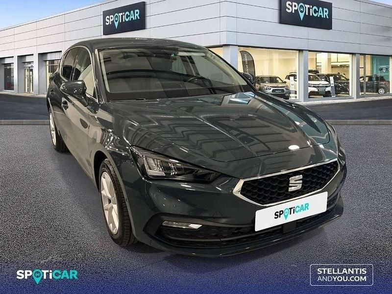 Usado Seat Leon Style 116 CV (85 kW) 2025 Gris Utilitario