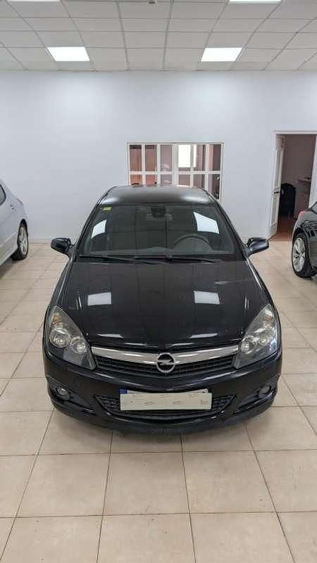 Usado Opel Astra GTC Cosmo 120 CV (88 kW) 2008 Negro Utilitario