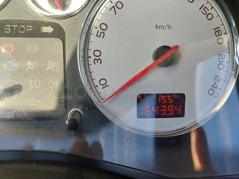 Usado Peugeot 307 CC 143 CV (105 kW) 2006 Azul Descapotable