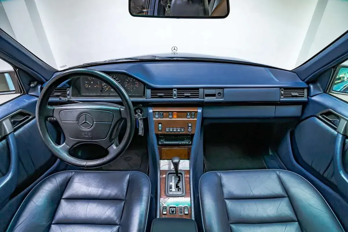 Occasion Mercedes E500 320 PK (235 kW) 1991 Blauw Sedan