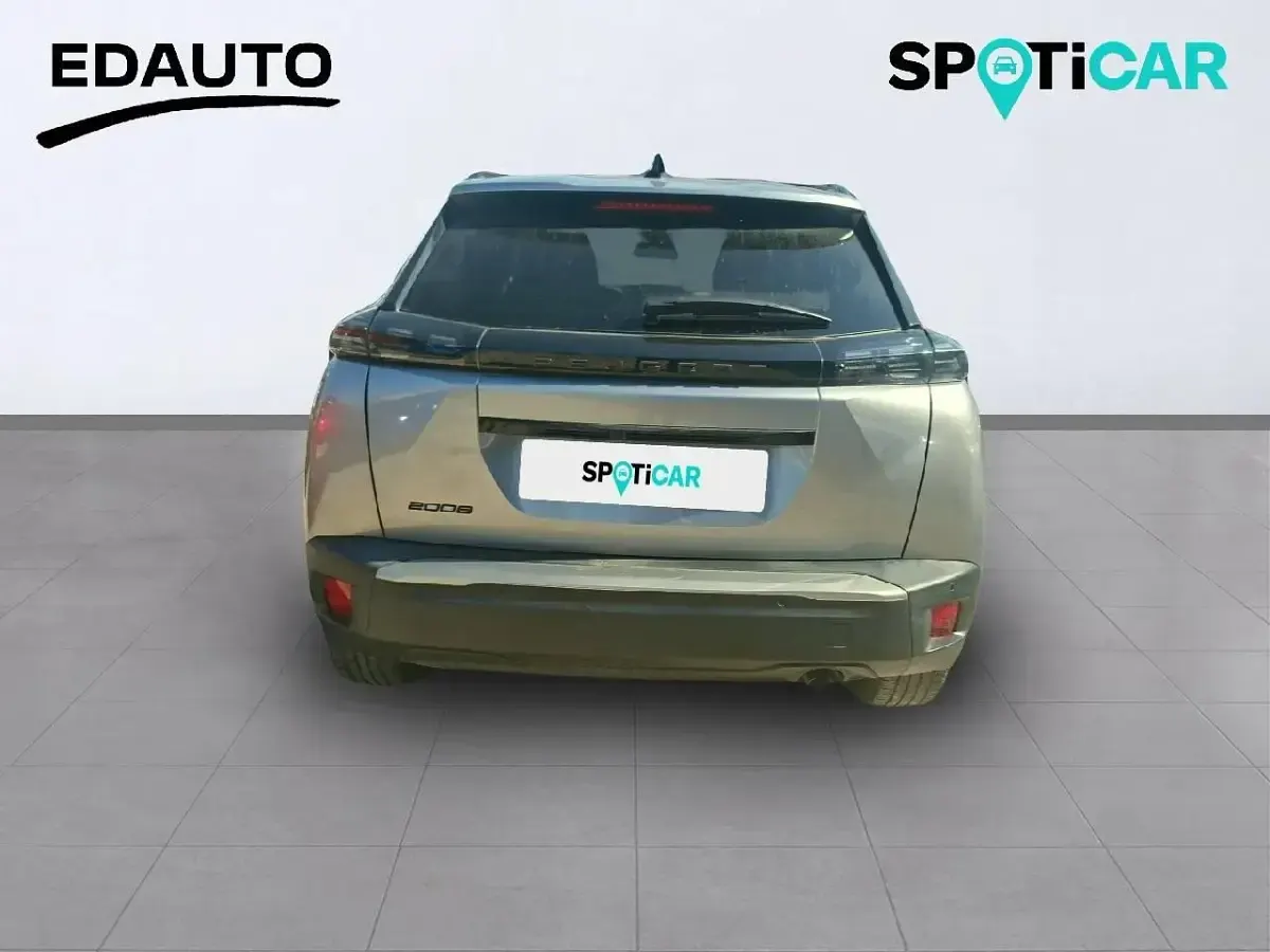 Usado Peugeot 2008 Allure 100 CV (73 kW) 2024 Gris SUV