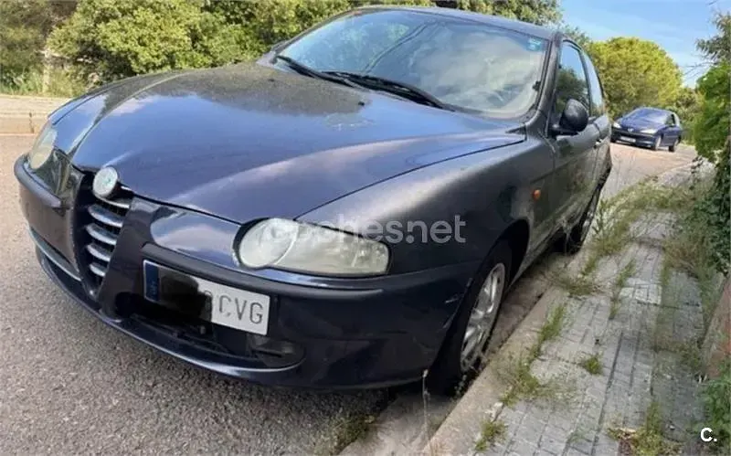 Usado Alfa Romeo 147 Distinctive 140 CV (102 kW) 2004 Azul Utilitario