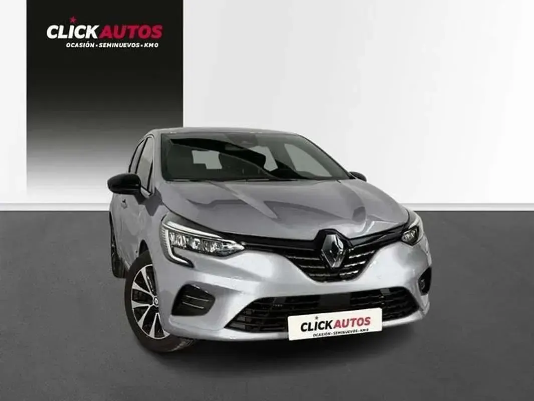 Usado Renault Clio Techno 91 CV (66 kW) 2023 Gris Utilitario