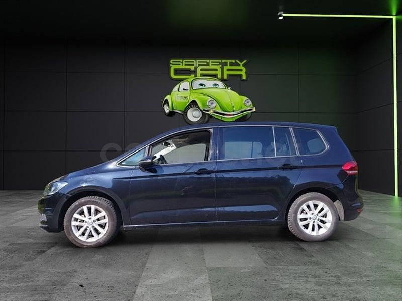 Usado VW Touran Edition 110 CV (80 kW) 2016 Negro Monovolumen