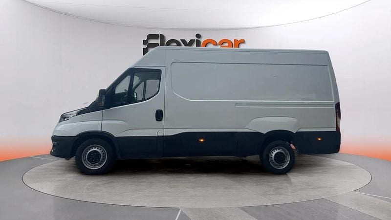 Usado Iveco Daily 156 CV (114 kW) 2023 Blanco Berlina
