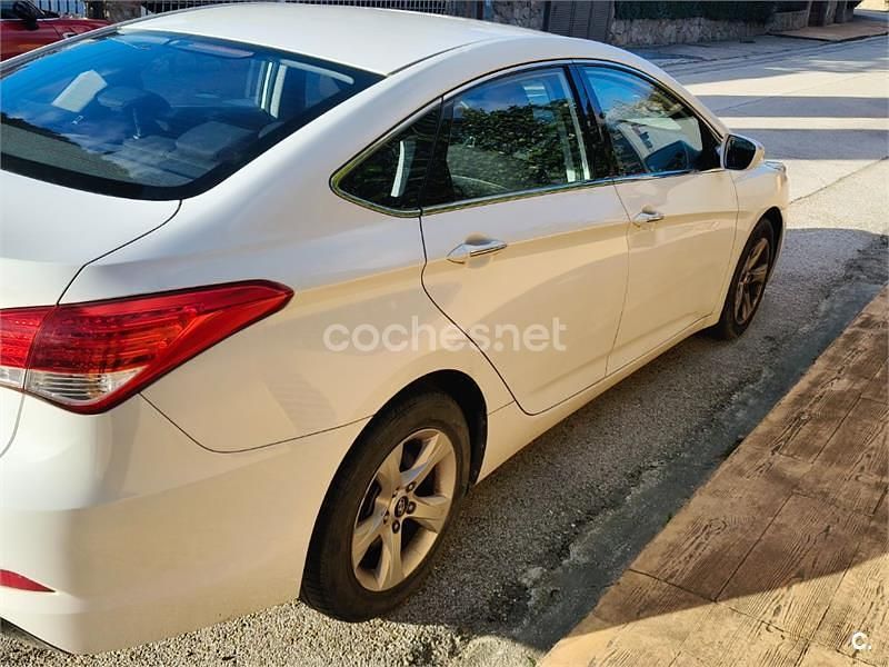 Usado Hyundai i40 GLS 135 CV (99 kW) 2012 Blanco Berlina