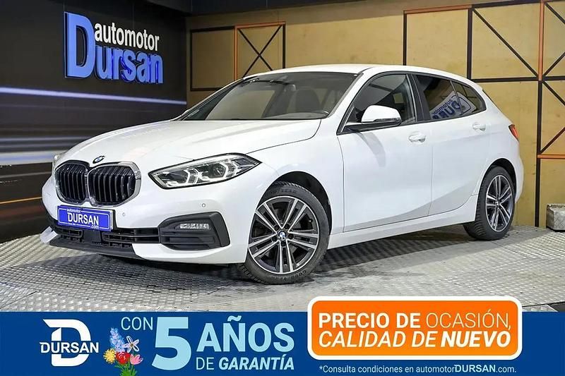 Begagnad BMW 118 150 HK (110 kW) 2022 Vit Halvkombi