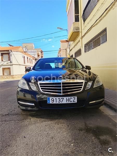 Usado Mercedes E220 Elegance 170 CV (125 kW) 2011 Negro Berlina