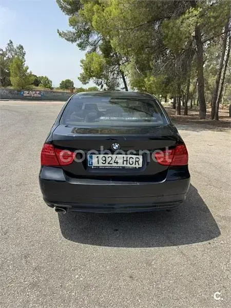 Usado BMW 318 143 CV (105 kW) 2011 Negro Berlina