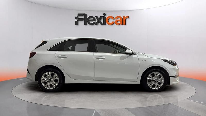 Usado Kia Ceed 136 CV (100 kW) 2024 Blanco Utilitario