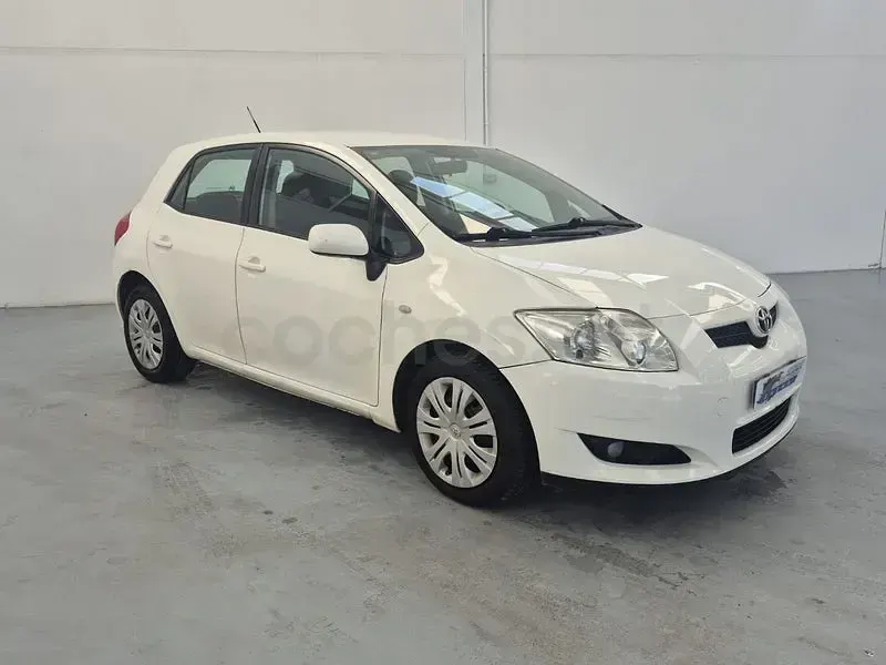 Usado Toyota Auris Luna 126 CV (92 kW) 2008 Blanco Utilitario