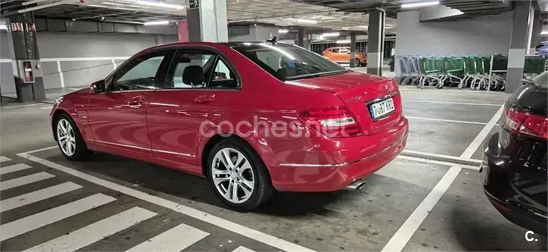 Usado Mercedes C220 Avantgarde 170 CV (125 kW) 2011 Rojo Berlina