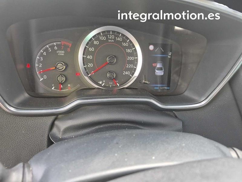 Usado Toyota Corolla Active 125 CV (91 kW) 2022 Blanco Berlina