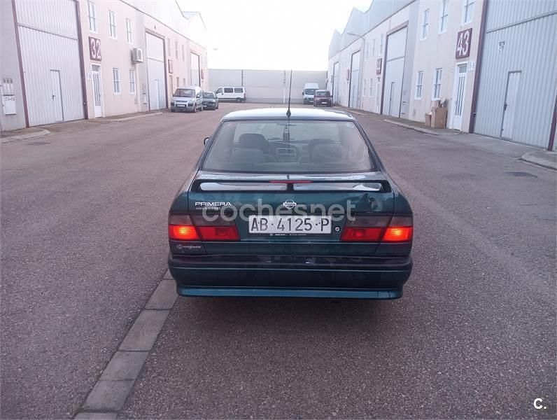 Usado Nissan Primera 75 HP (55 kW) 1996 Verde Carrinha