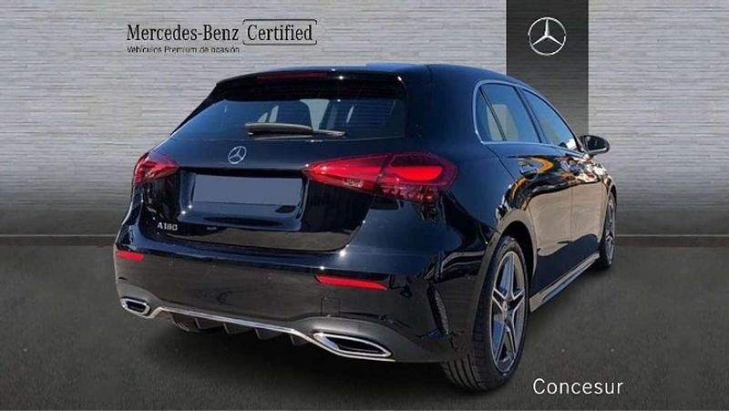 Usado Mercedes A180 136 CV (100 kW) 2024 Negro Berlina