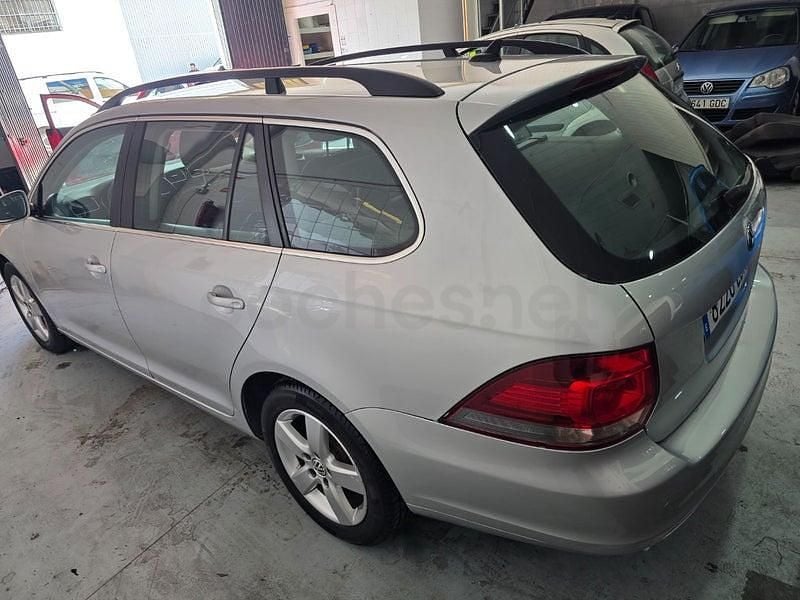 Usado VW Golf VI Sport 105 CV (77 kW) 2011 Gris / plata Utilitario
