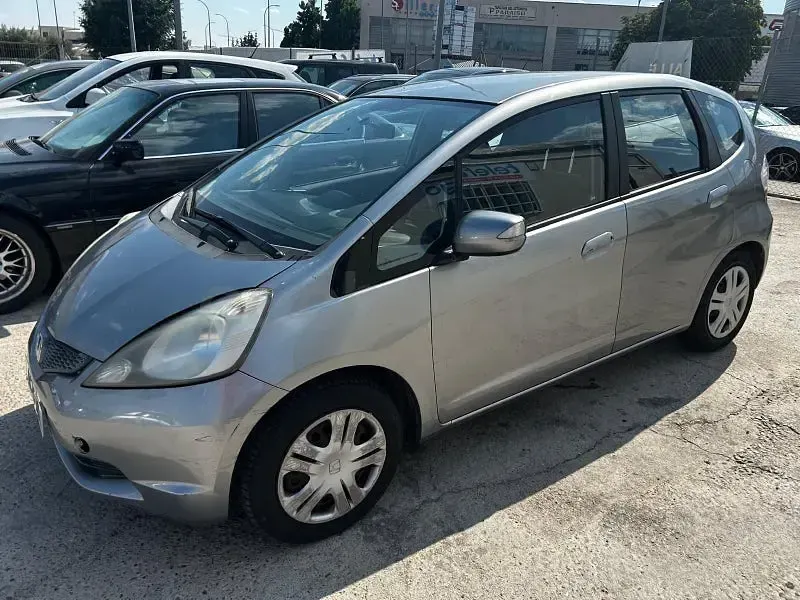 Usado Honda Jazz Elegance 90 CV (66 kW) 2010 Gris / plata Utilitario