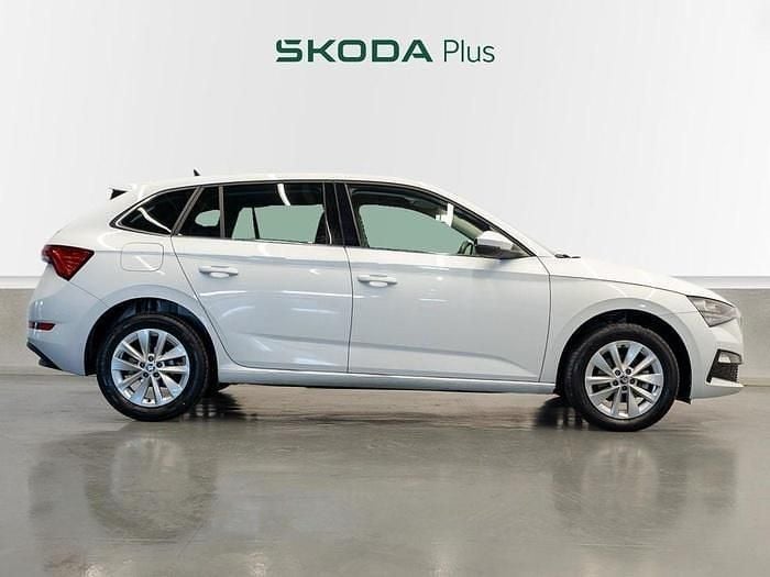 Usado Skoda Scala Ambition 150 CV (110 kW) 2023 Blanco Utilitario
