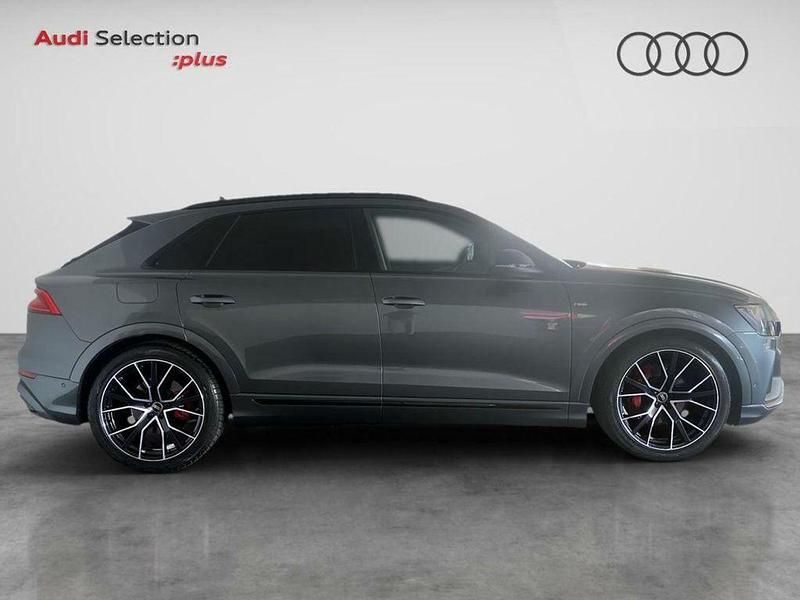 Usado Audi Q8 286 CV (210 kW) 2022 Gris SUV