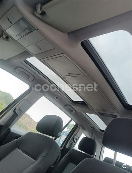 Usado Opel Zafira Cosmo 120 CV (88 kW) 2006 Beige Monovolumen