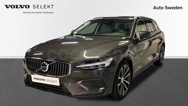 Usado Volvo V60 Core 350 CV (257 kW) 2024 Gris Familiar