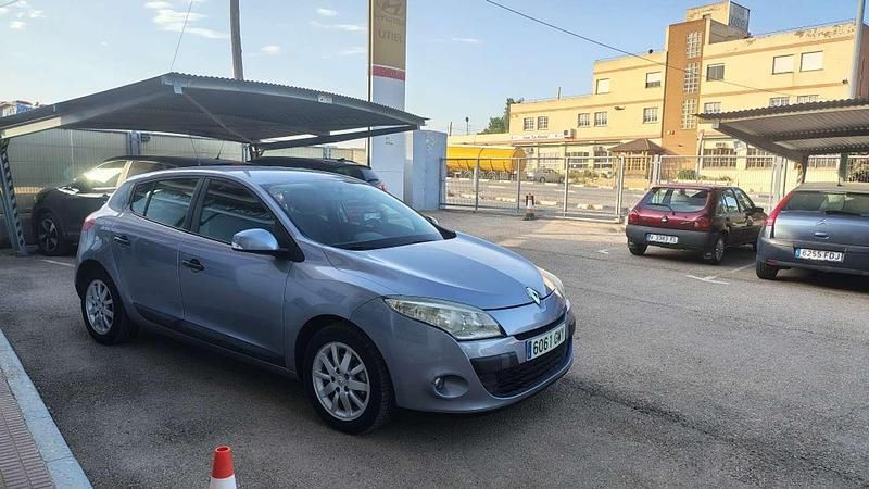 Burdeos Usado 2010 Renault Mégane III Utilitario | 7900 € (Caro) - Imagen 1/4