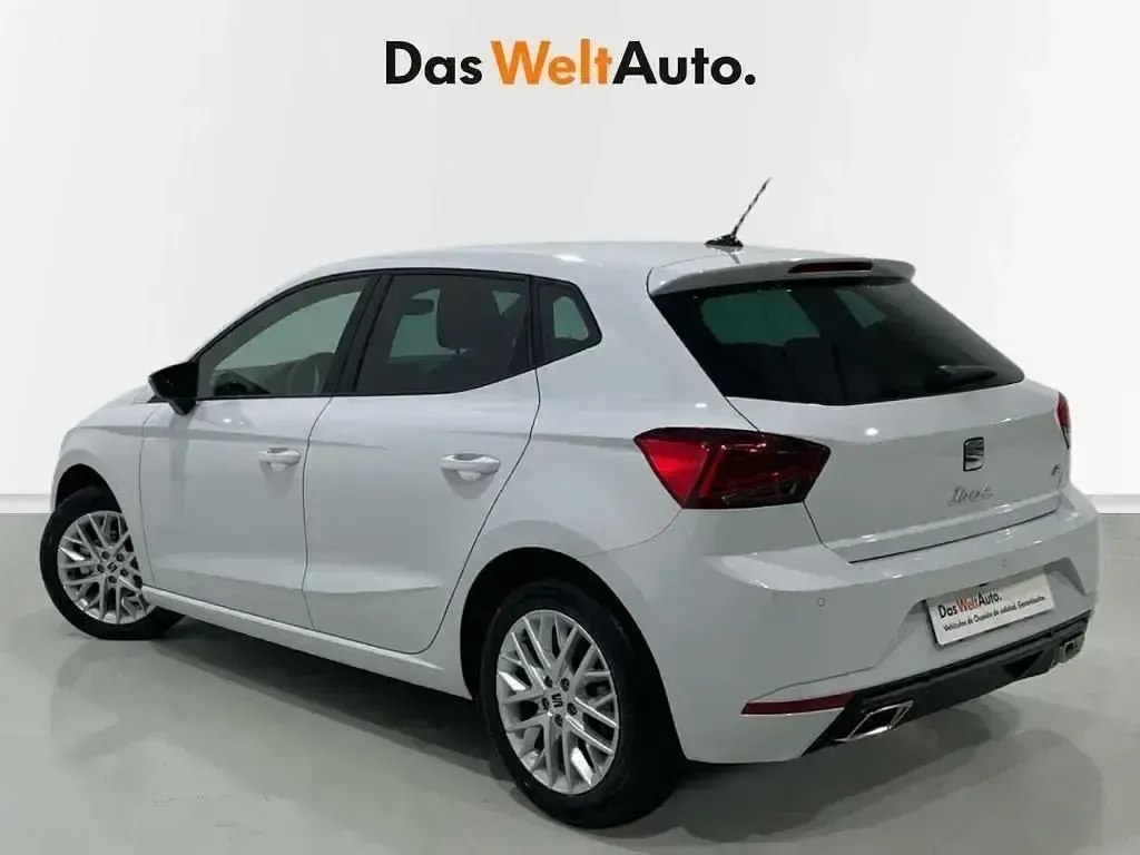 Usado Seat Ibiza FR 115 CV (84 kW) 2024 Blanco Utilitario