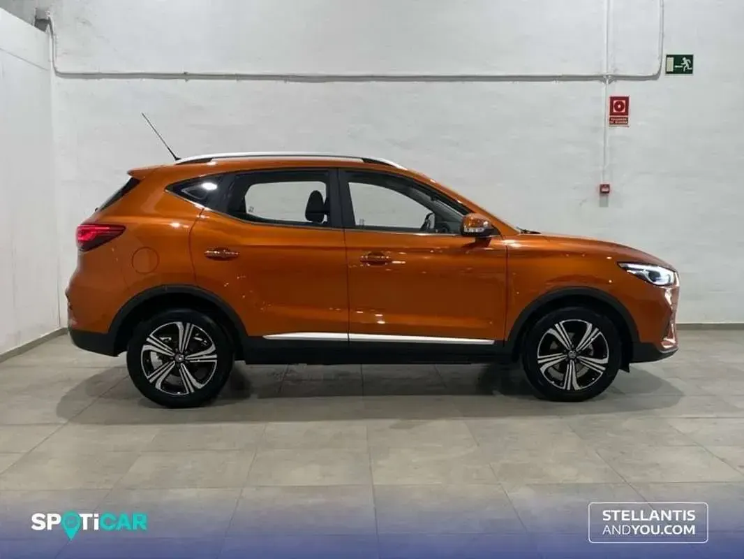 Usado MG ZS Comfort 107 HP (78 kW) 2025 Laranja SUV