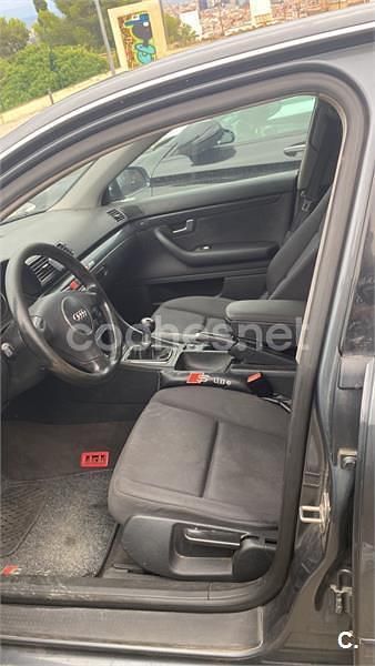 Usado Audi A4 S-Line 130 CV (95 kW) 2002 Gris / plata Berlina