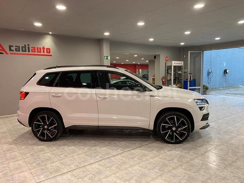 Usado Skoda Karoq SportLine 150 CV (110 kW) 2021 Blanco SUV