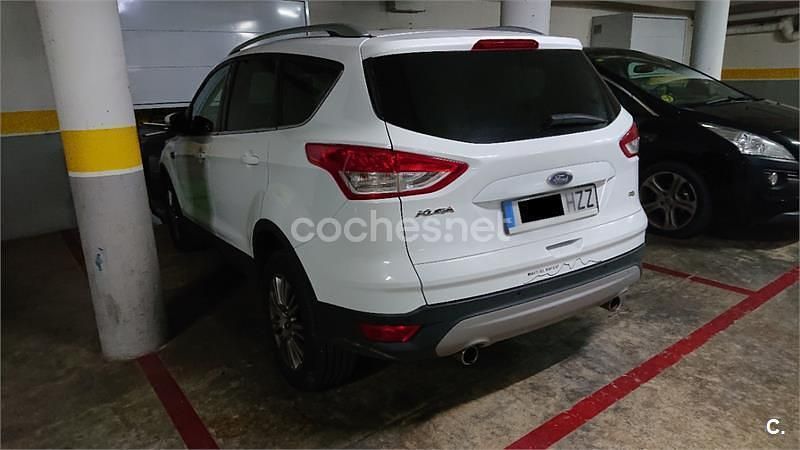 Usado Ford Kuga Titanium 140 CV (102 kW) 2014 Blanco SUV