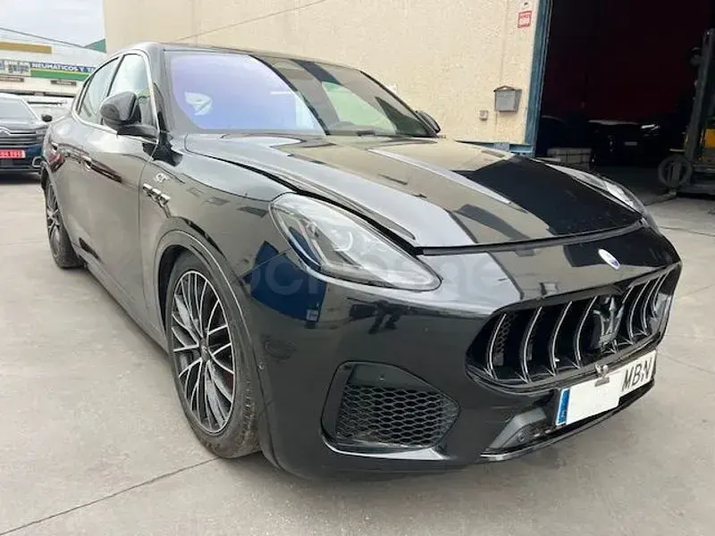 Usado Maserati Grecale GT 300 CV (220 kW) 2022 Negro SUV