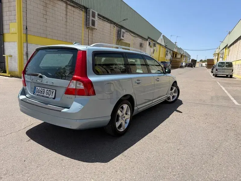 Usado Volvo V70 Summum 185 CV (136 kW) 2008 Azul Familiar