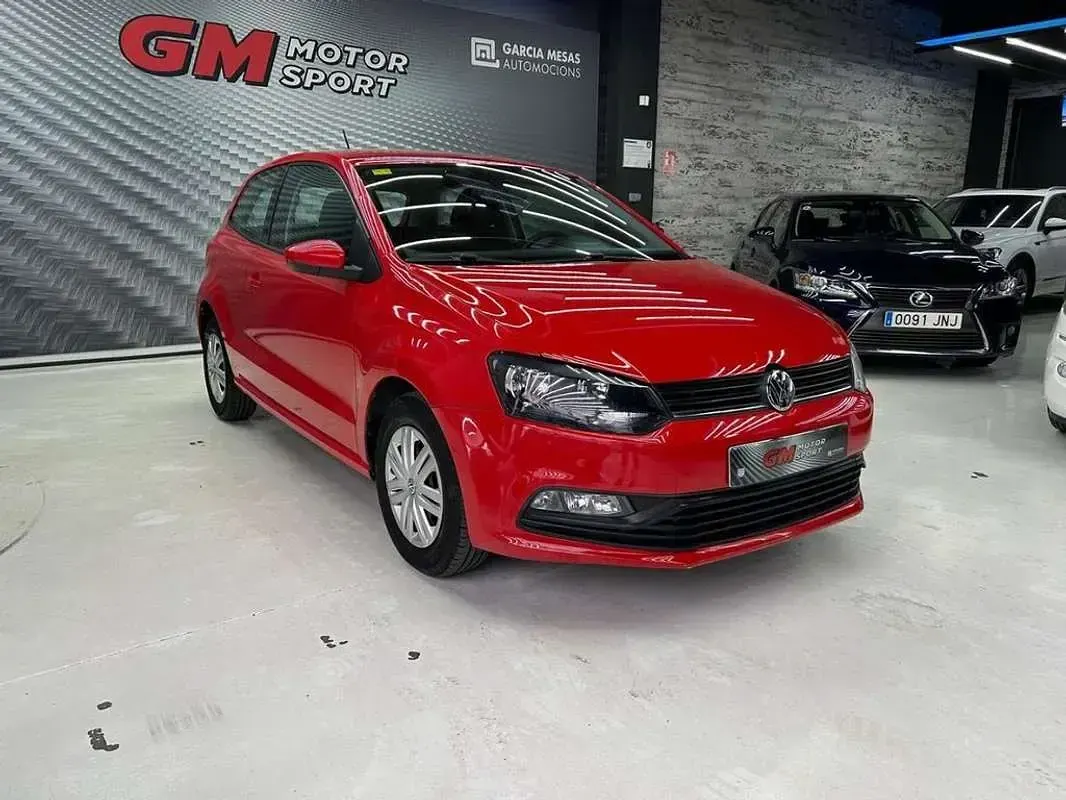 Usado VW Polo Advance 75 CV (55 kW) 2014 Rojo Utilitario