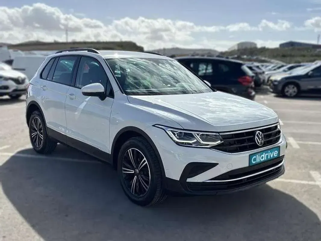 Usado VW Tiguan Life 150 CV (110 kW) 2023 Blanco SUV