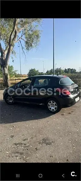 Usado Peugeot 308 90 CV (66 kW) 2009 Negro Berlina