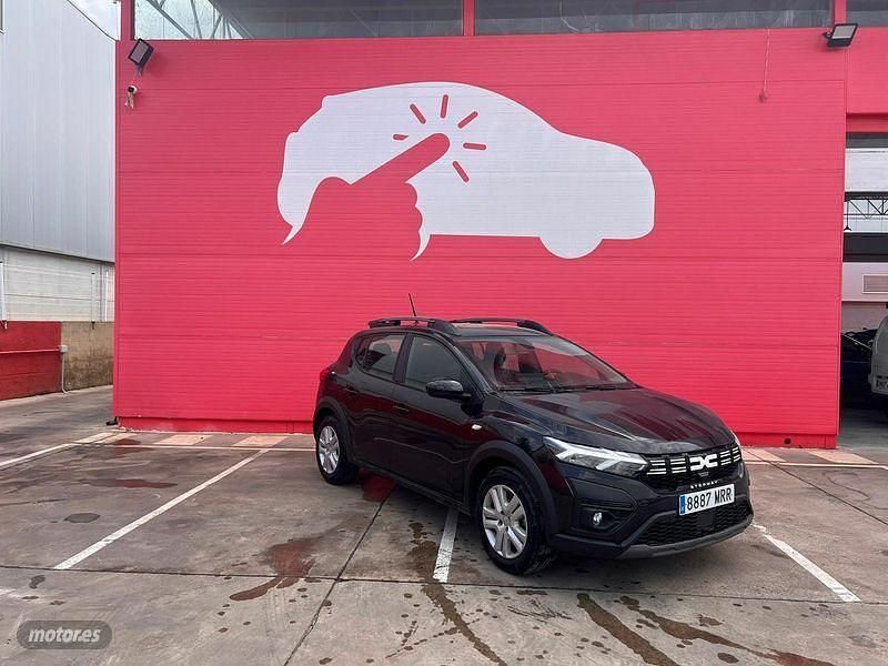 Negro Usado 2024 Dacia Sandero Expression Utilitario | 17.450 € (Un poco caro) - Imagen 1/4