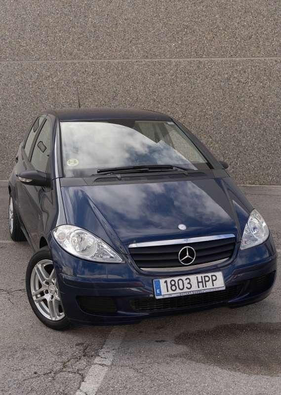 Usado Mercedes A160 82 CV (60 kW) 2006 Azul Utilitario