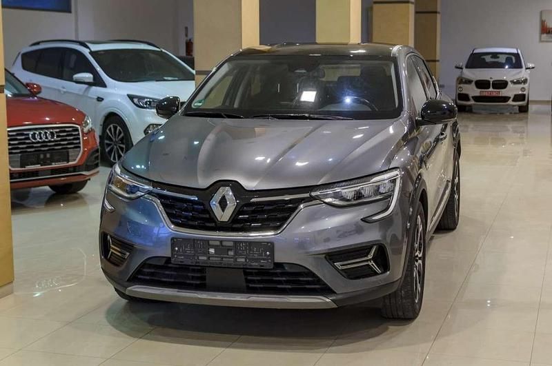 Käytetty Renault Arkana Techno 140 HP (102 kW) 2023 Harmaa Katumaasturi